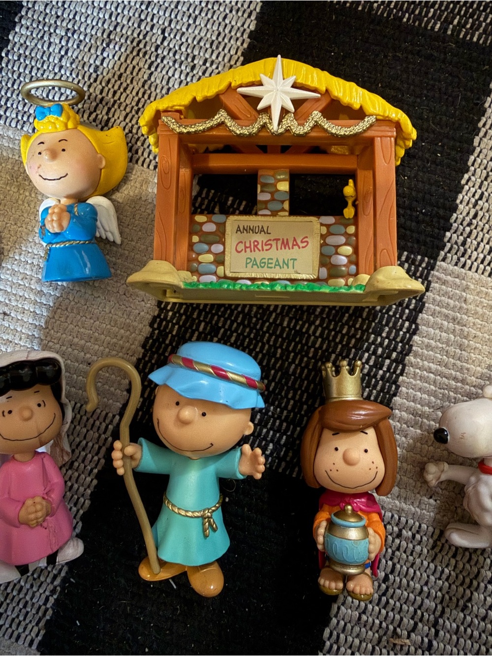 Peanuts Holiday Nativity Playset Figures in Blue, Yellow, Brown